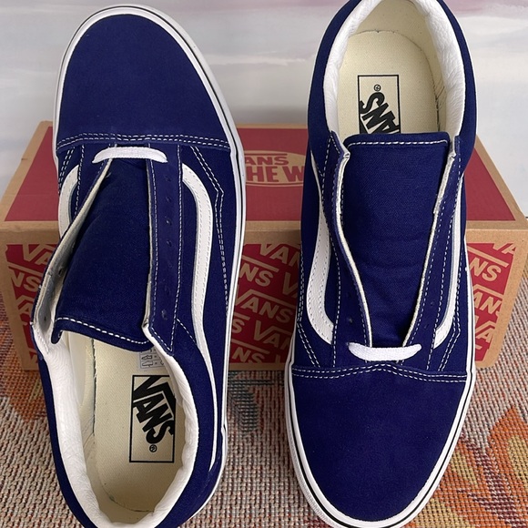 Vans WMNS Old Skool
Color Theory Beacon Blue
VN0005UFBYM
Sneakers - Picture 13 of 16